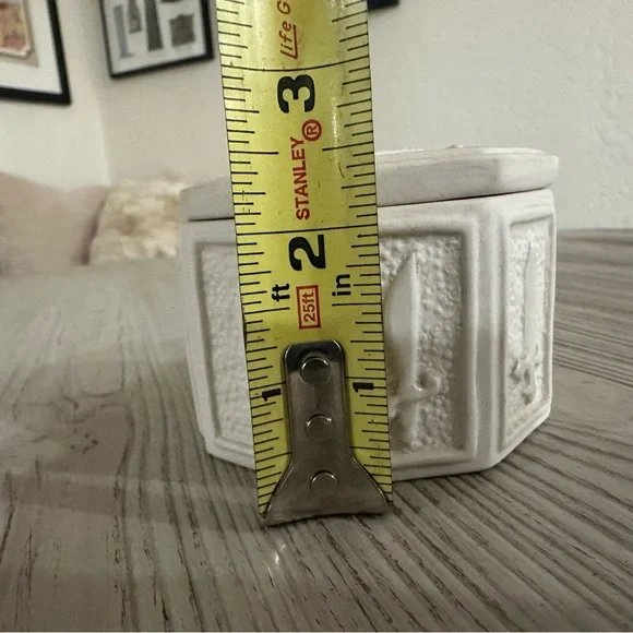 Jonathan Adler White Ceramic Box - Picture 9 of 9